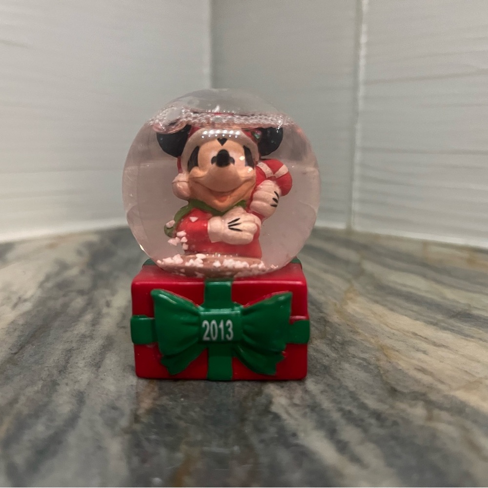 JCPenney Disney Mickey Mouse Snowglobe 2013 Christmas Holiday Santa New With Box
